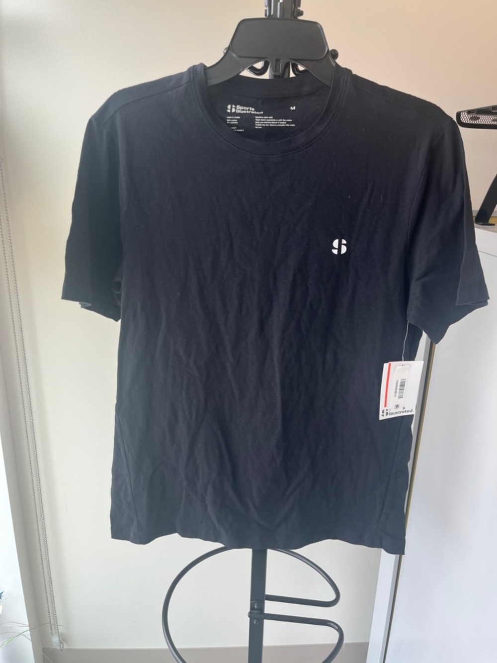 Black Short-Sleeve Crew Neck Tee
